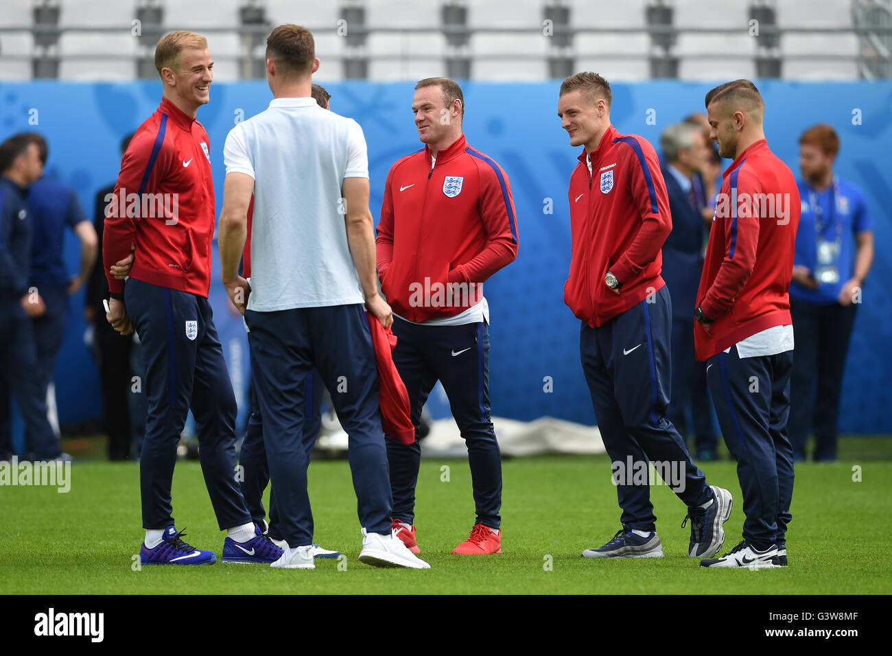 England's (left to right) Joe Hart, Gary Cahill, Wayne Rooney, Jamie Vardy and Jack Wilshere during the walk around at the Stade Felix Bollaert-Delelis, Lens. Stock Photo