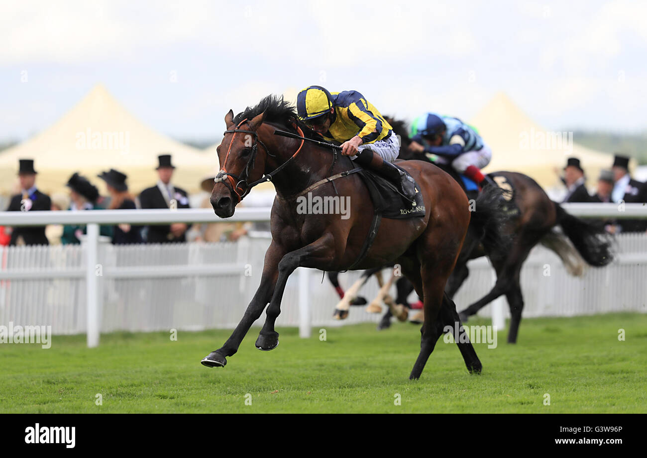My Dream Boat ridden by jockey Adam Kirby on his way to winning the Prince of Wales Stakes during day two of Royal Ascot 2016, at Ascot Racecourse. Stock Photo