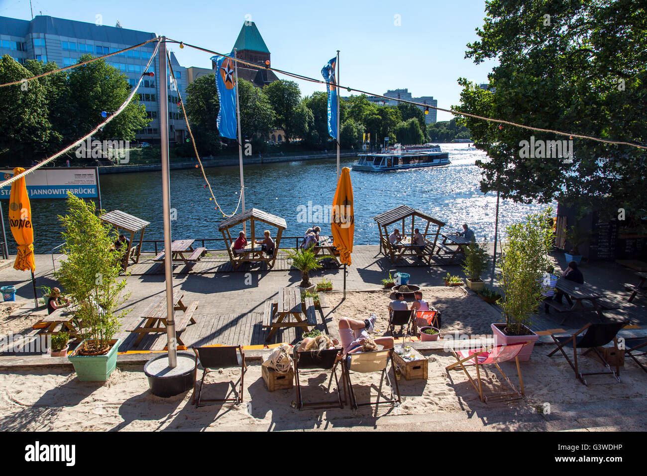 Gestrandet an der jannowitzbrucke hi-res stock photography and images -  Alamy