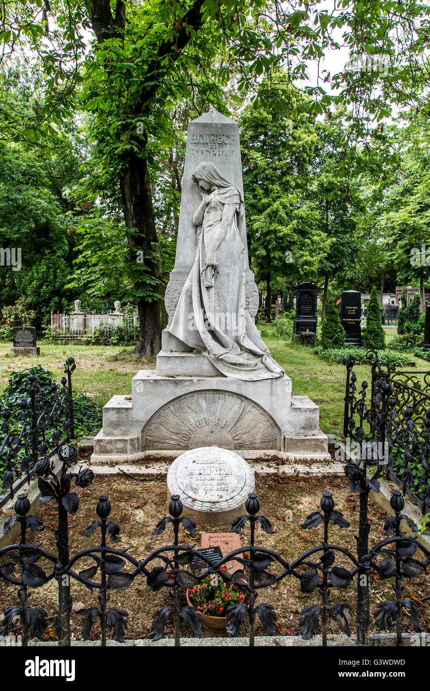 Cemeteries at the Halleschen Tor, tombs, partly from the 18th century, historical tombs, district of Kreuzberg, Berlin, Germany Stock Photo