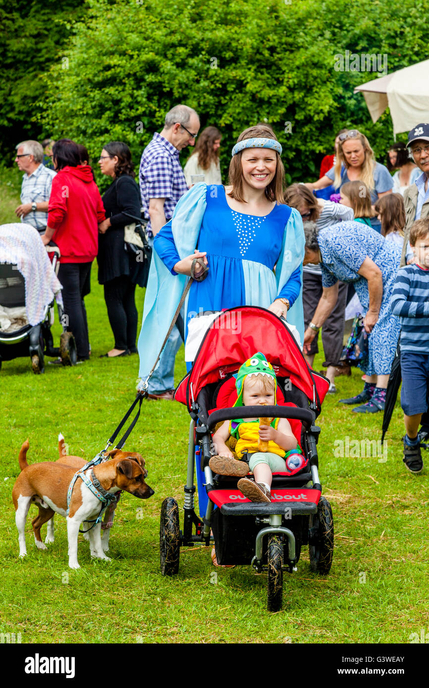 A Local Woman and Child Dressed In Medieval Costume At The Medieval Fair Of Abinger, Surrey, UK Stock Photo