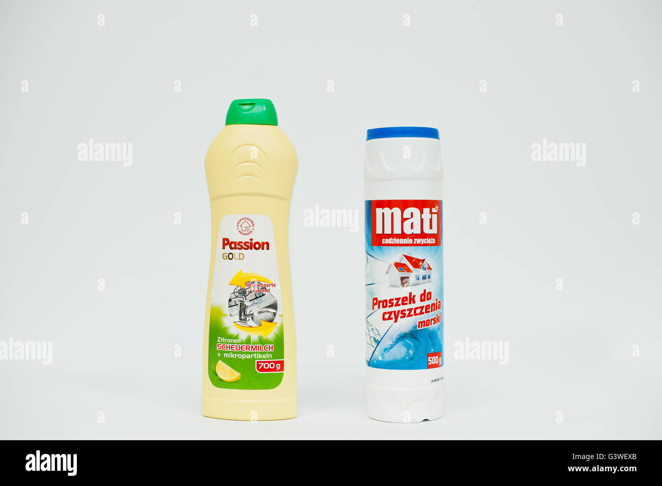 Download Drain Cleaner Bottle High Resolution Stock Photography And Images Alamy Yellowimages Mockups
