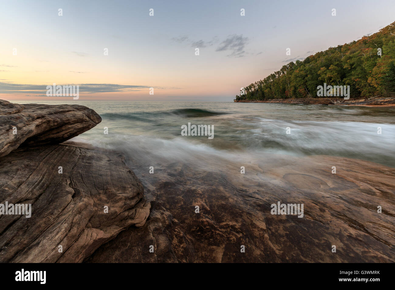 Beach pictured rocks michigan hi-res stock photography and images - Alamy