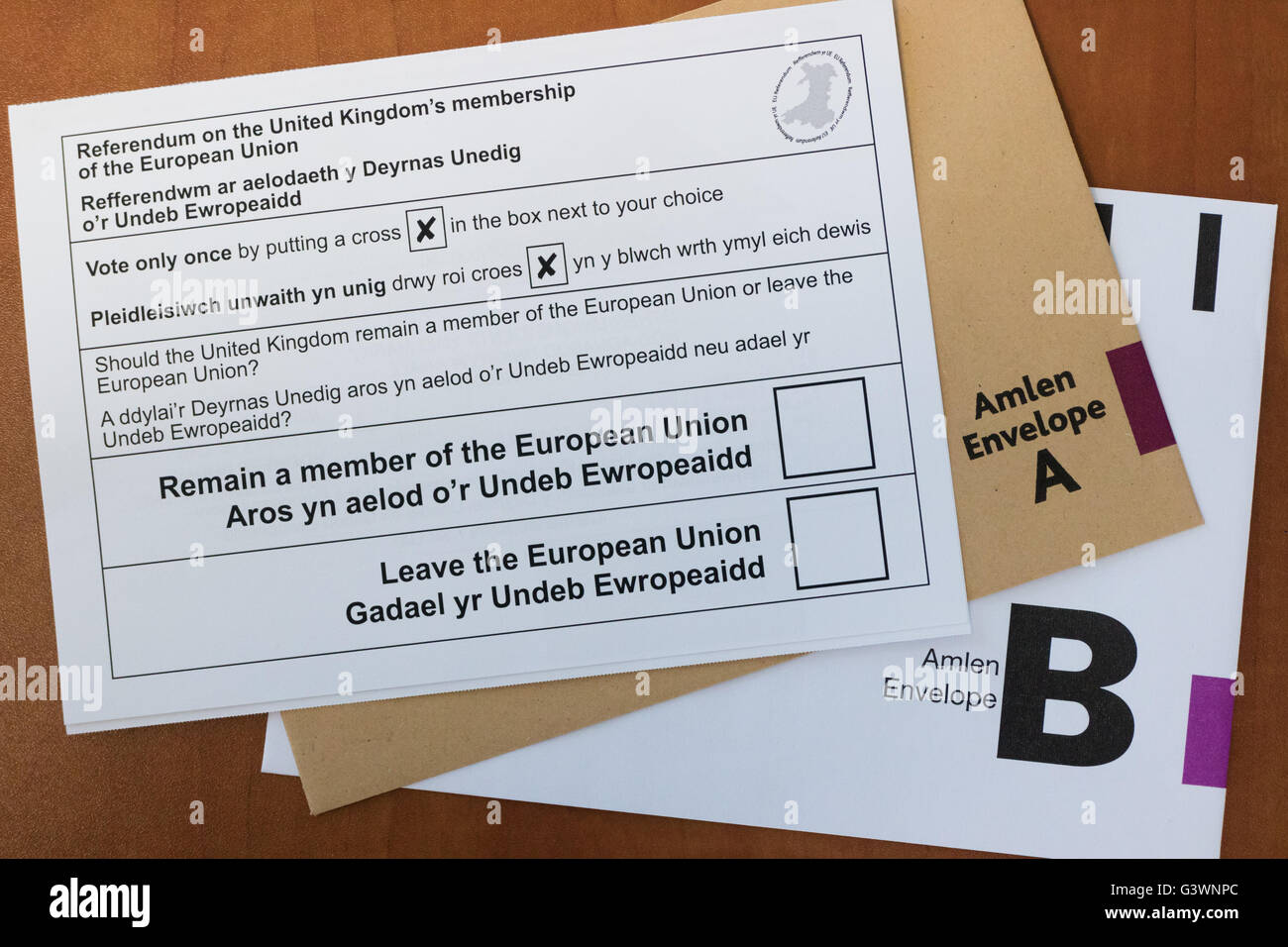 A bilingual (Welsh/English) postal ballot paper for the 2016 EU referendum in the UK. Postal ballot papers started to arrive in Stock Photo