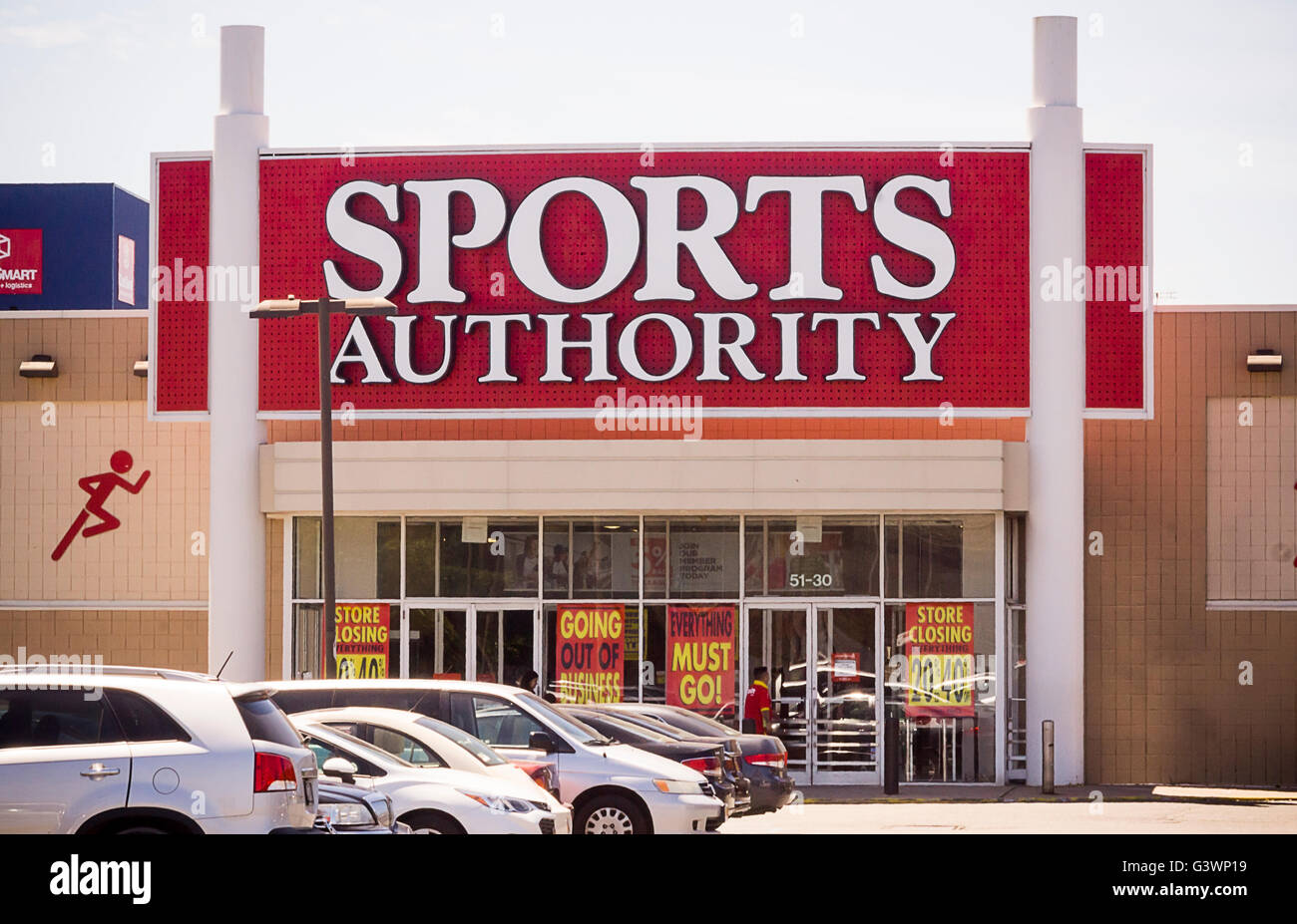 Sporting Goods Chain Stock Photos & Sporting Goods Chain Stock Images