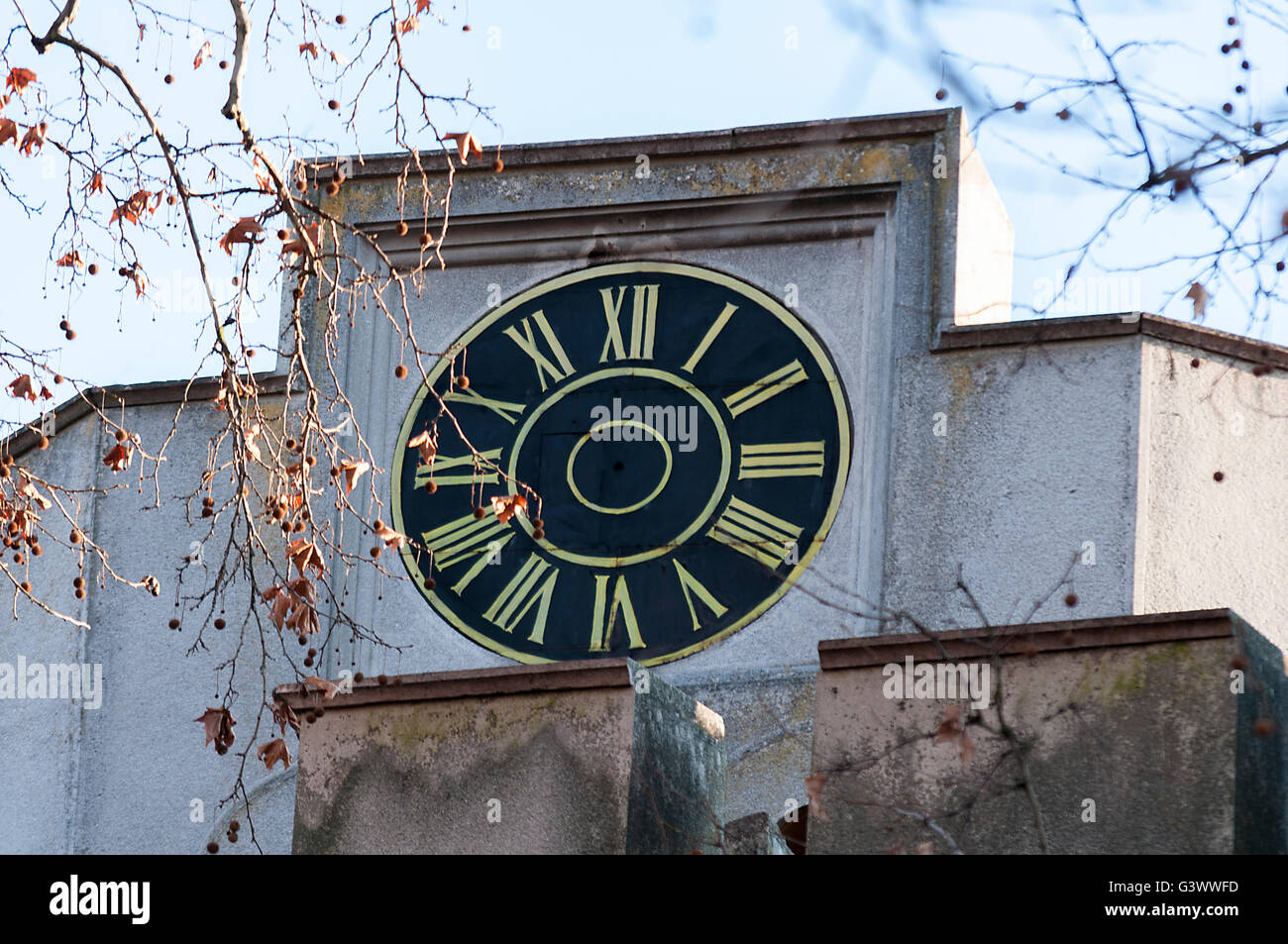 Broken clock hires stock photography and images Alamy