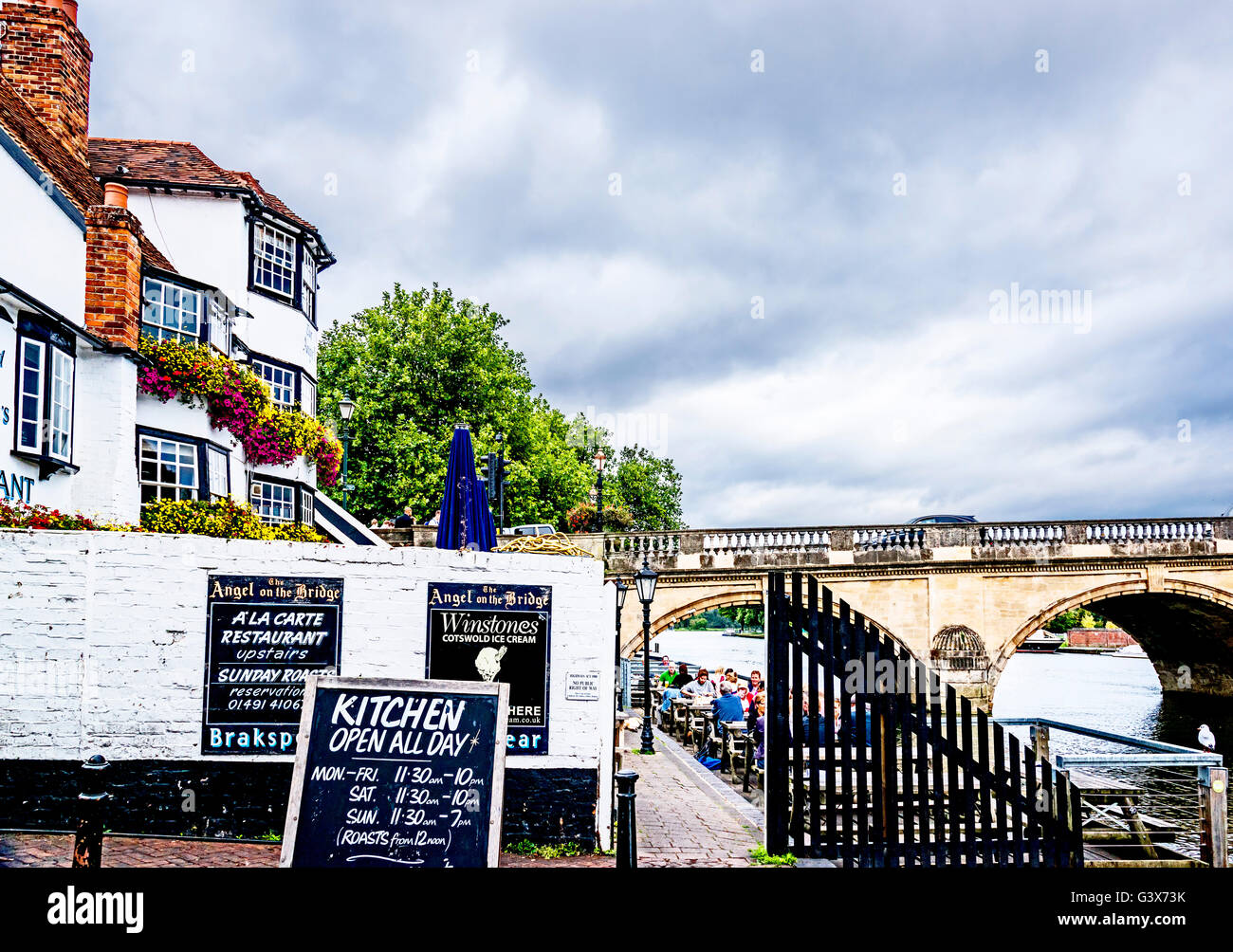 The Angel, a Pub in Henley, Thames; Gasthaus in henley an der Themse Stock Photo