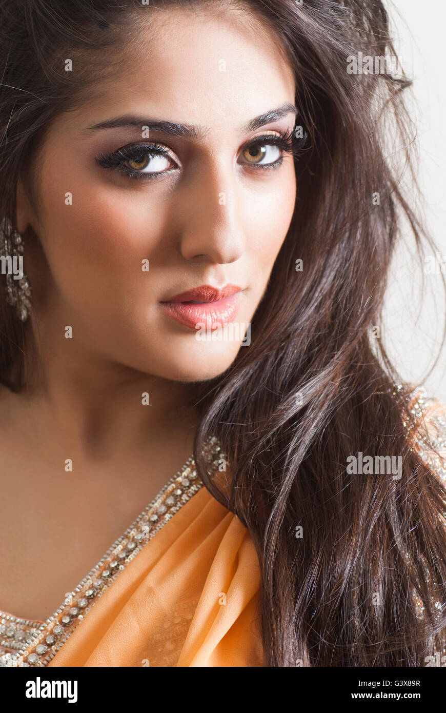 Portrait of a beautiful Indian woman Stock Photo - Alamy