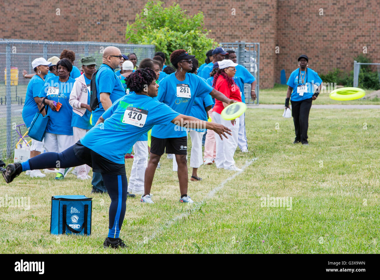 Detroit, Michigan - The frisbee toss in the Detroit Recreation Department's Senior Olympics. Stock Photo