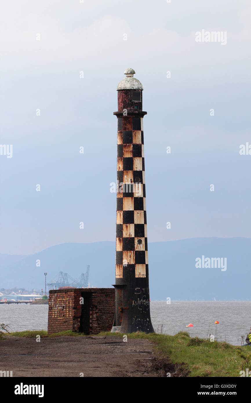The West Quay Lighthouse, off Mirren Shore at Port Glasgow, on the banks of the Firth of Clyde. Stock Photo