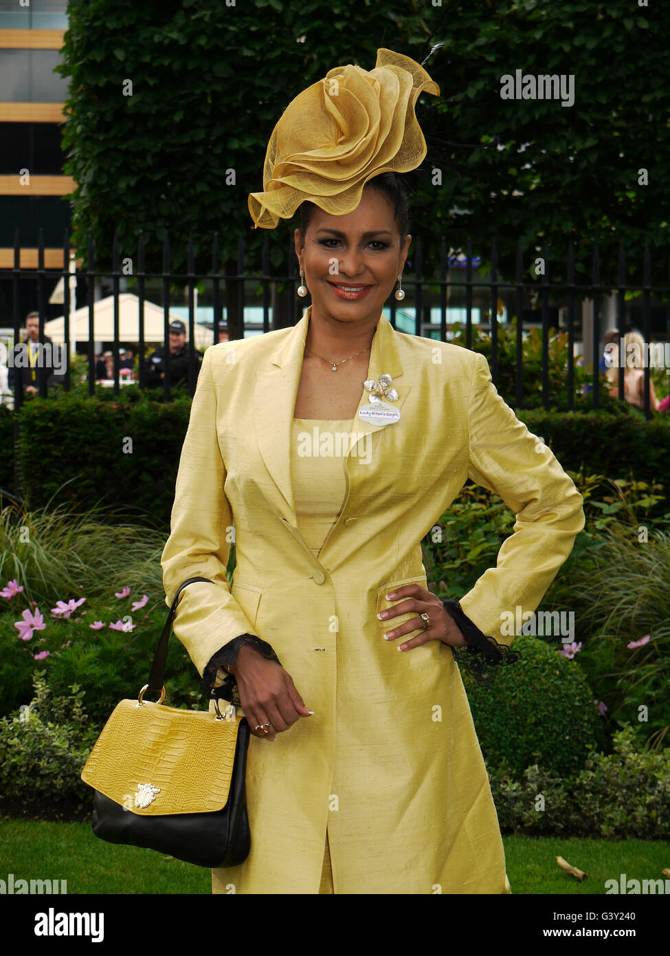 Ladies fashion at royal ascot hi-res stock photography and images - Alamy