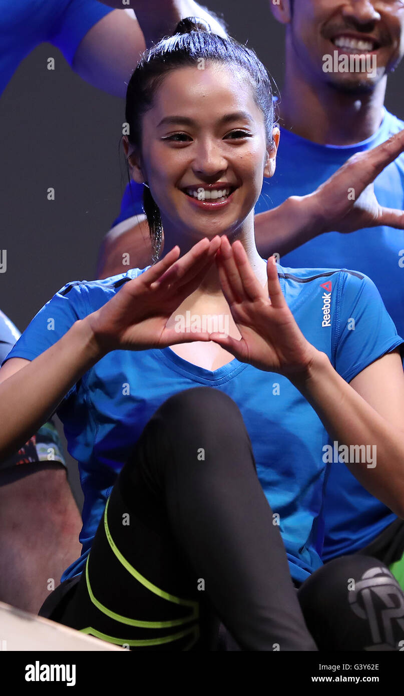 Model anne nakamura hi-res stock photography and images - Alamy