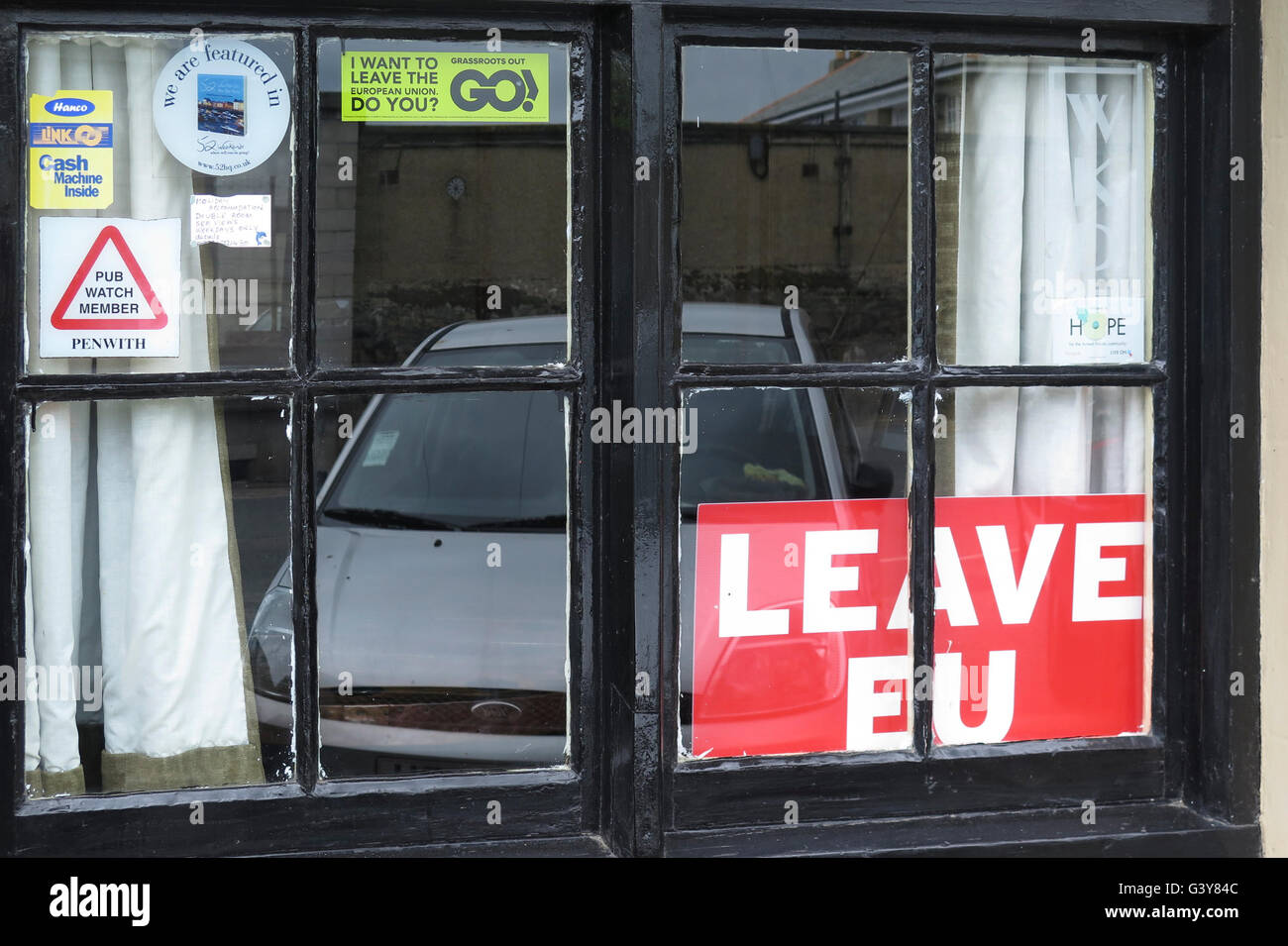 Sign in the back window of car hi-res stock photography and images - Alamy