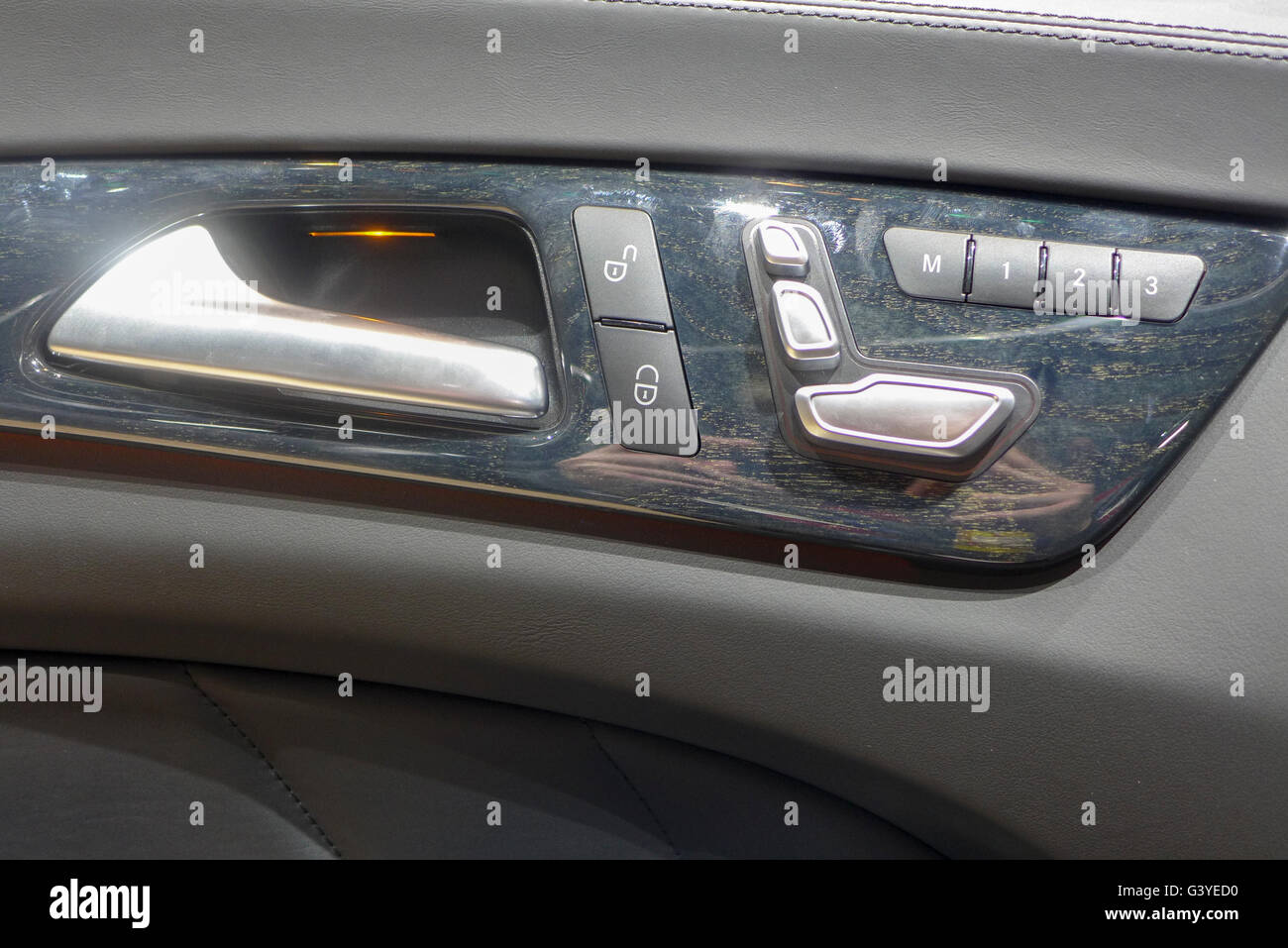 Mercedes Benz S Class 2015 Interior Door Detail Controls