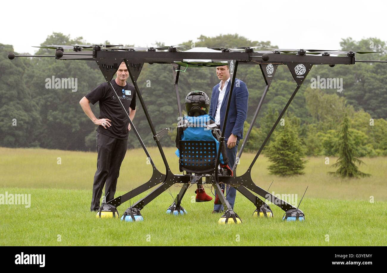 tvilling fly blod Human drone hi-res stock photography and images - Alamy