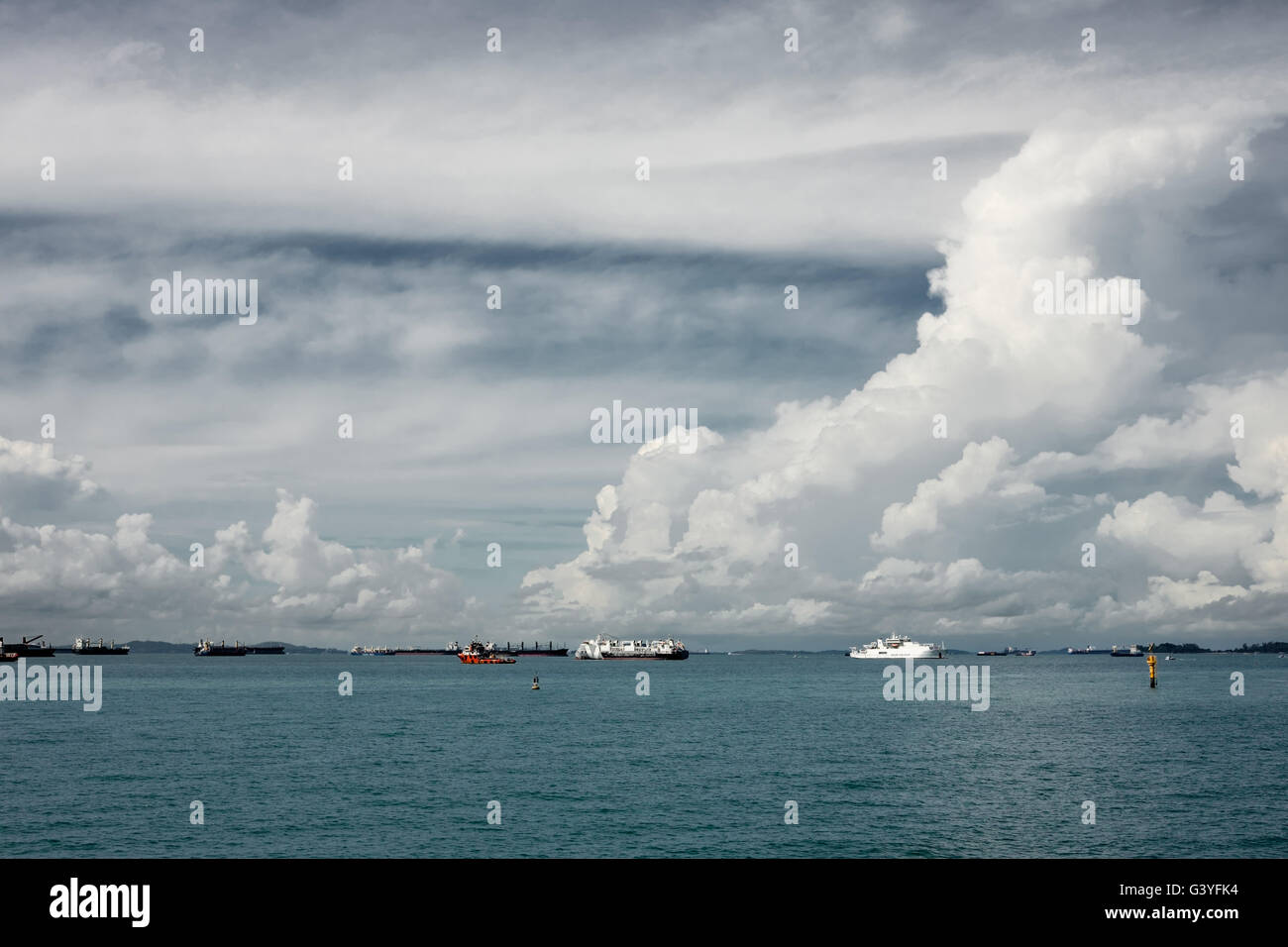 Many ships at sea hi-res stock photography and images - Alamy