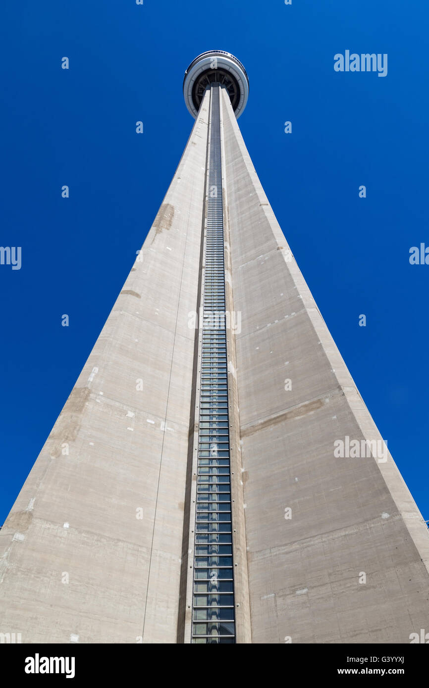Cn tower in toronto hi-res stock photography and images - Alamy