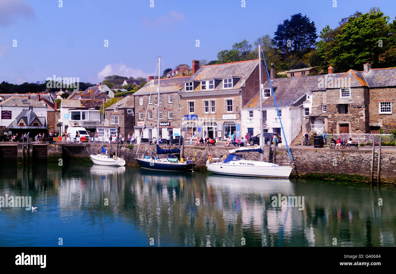 Busy padstow harbour street Stock Photo Alamy