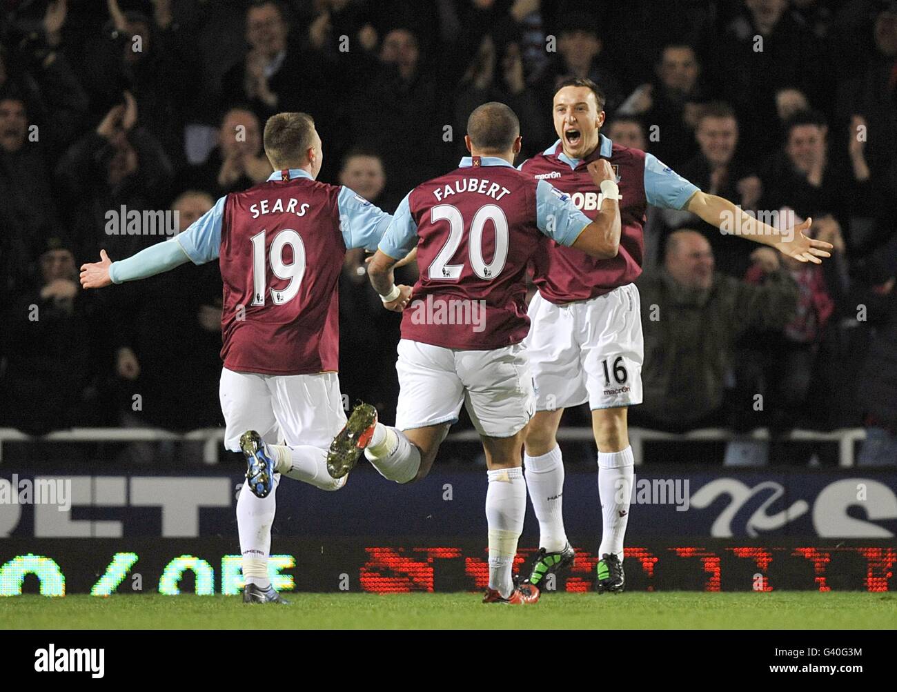 final-game-at-upton-park-hi-res-stock-photography-and-images-alamy