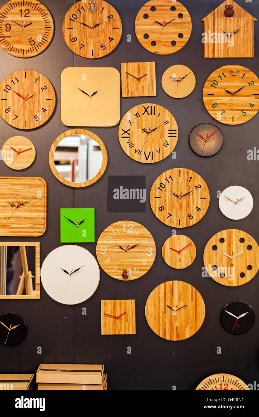 Wall clocks hi-res stock photography and images - Alamy