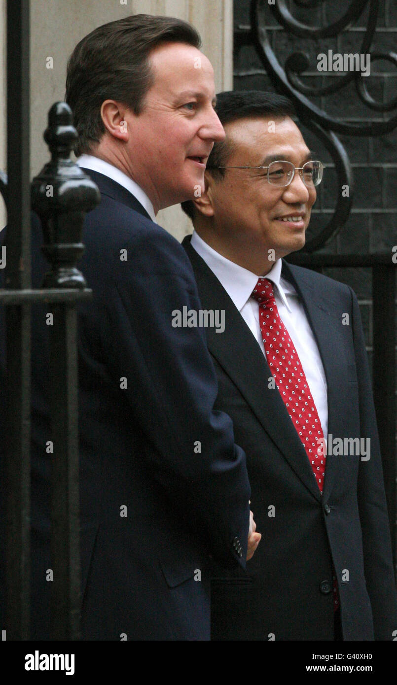 Prime Minister David Cameron (left) greets Vice Premier of China Li KeQiang on the steps of 10 Downing Street, Westminster, London. Stock Photo