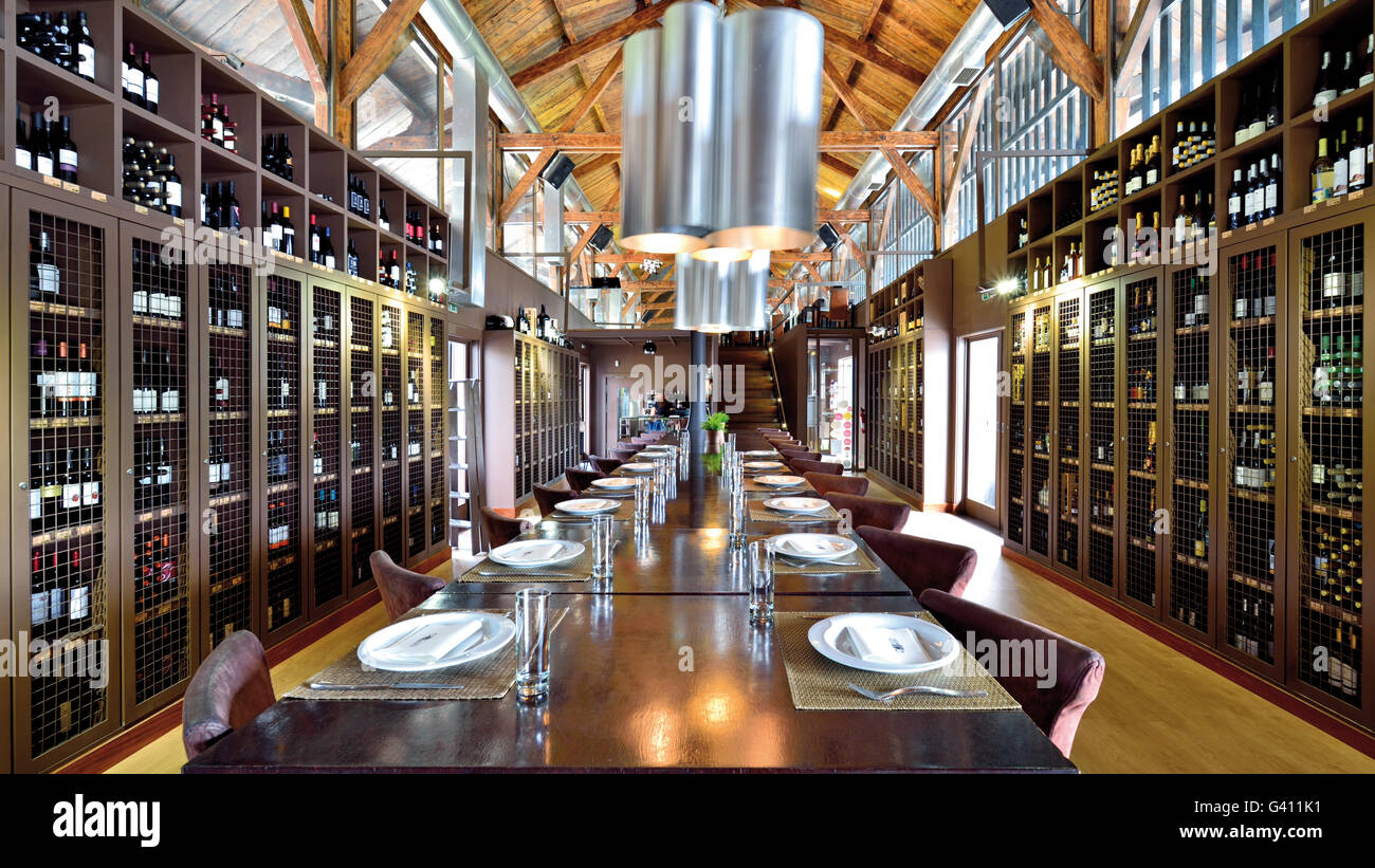 Portugal: Interior of the Wine Bar and Gourmet Restaurant Castas e Pratos in Peso da Régua Stock Photo