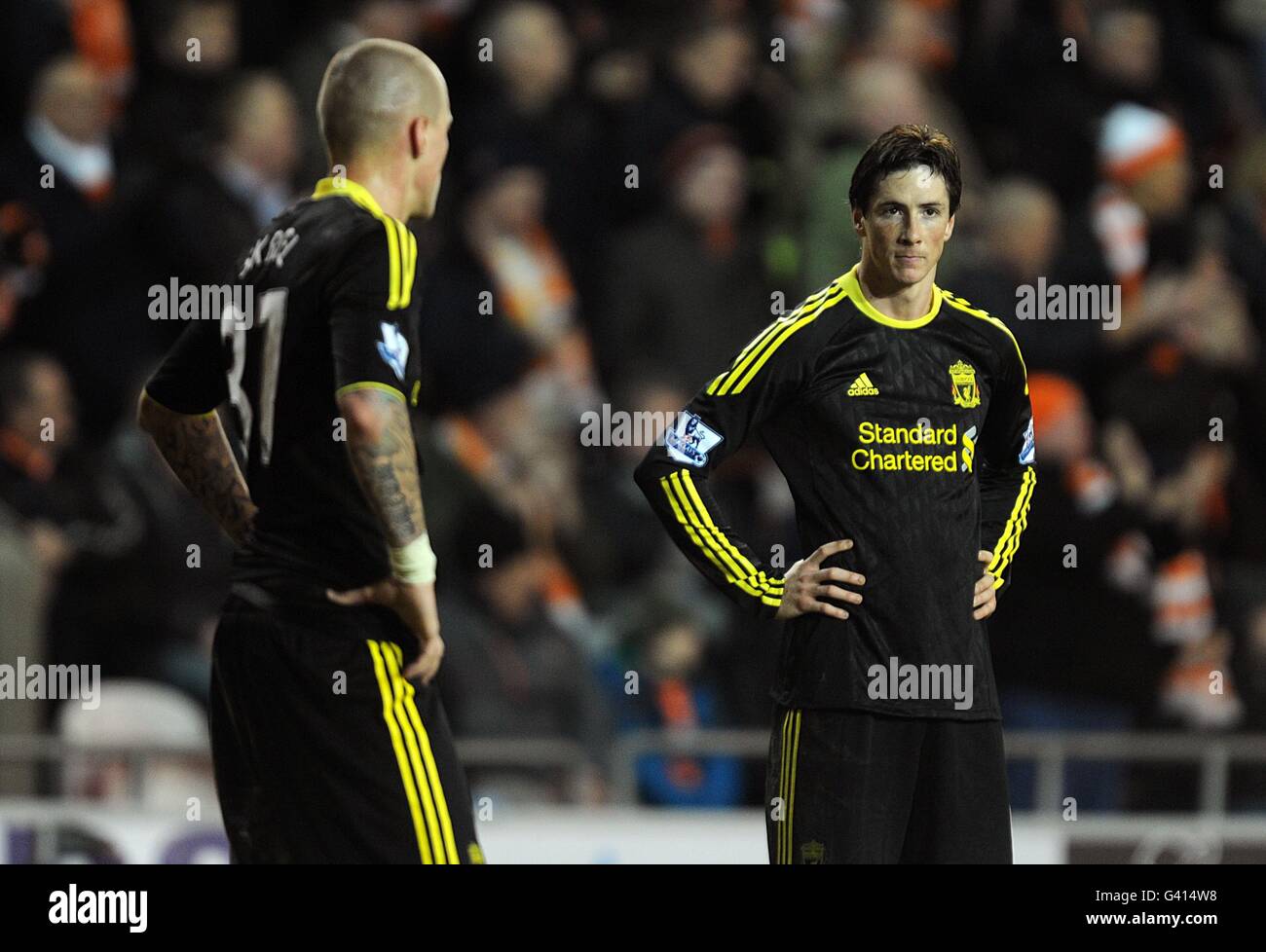 Fernando torres shirt hi-res stock photography and images - Alamy