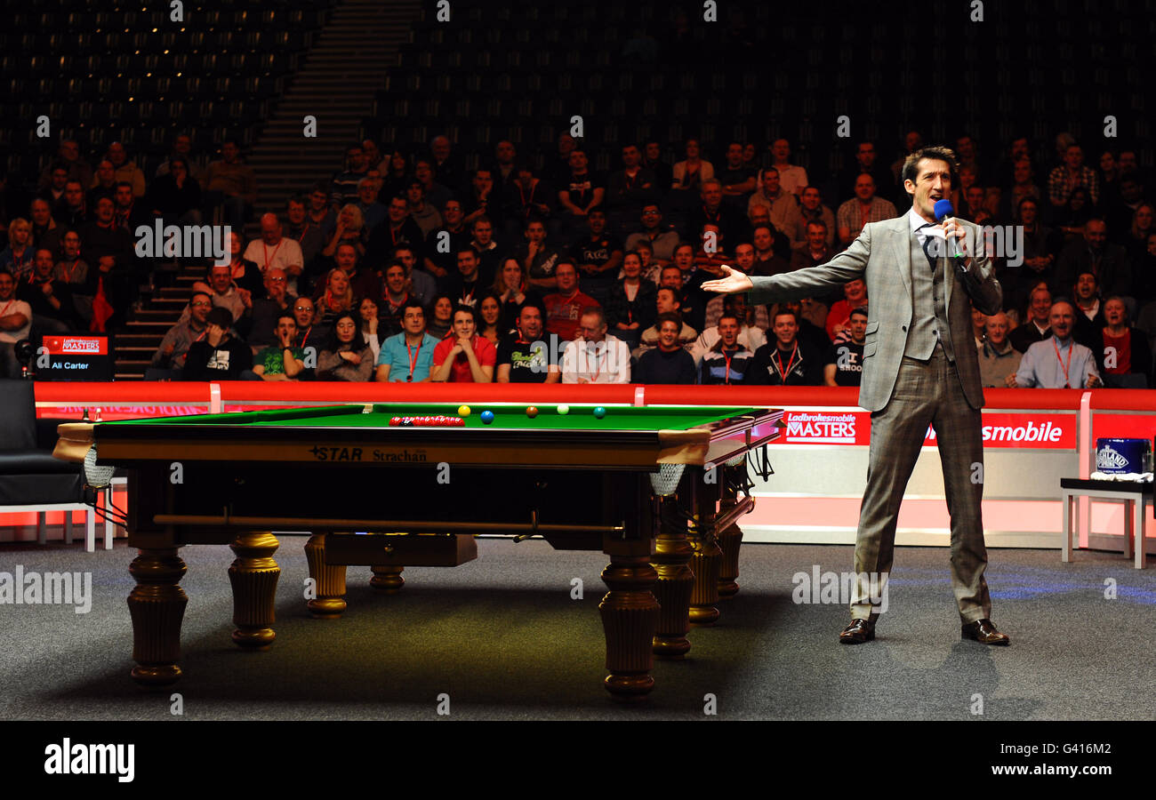Snooker - Ladbrokes Mobile Masters - Day One - Wembley Arena