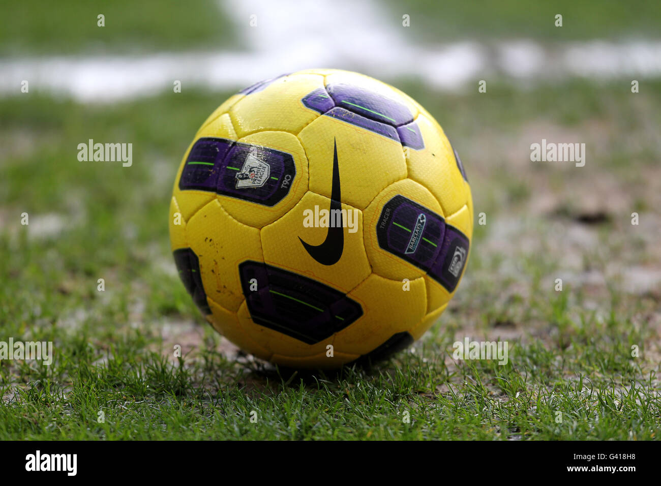 Premier league football nike hi-res stock photography and images - Alamy
