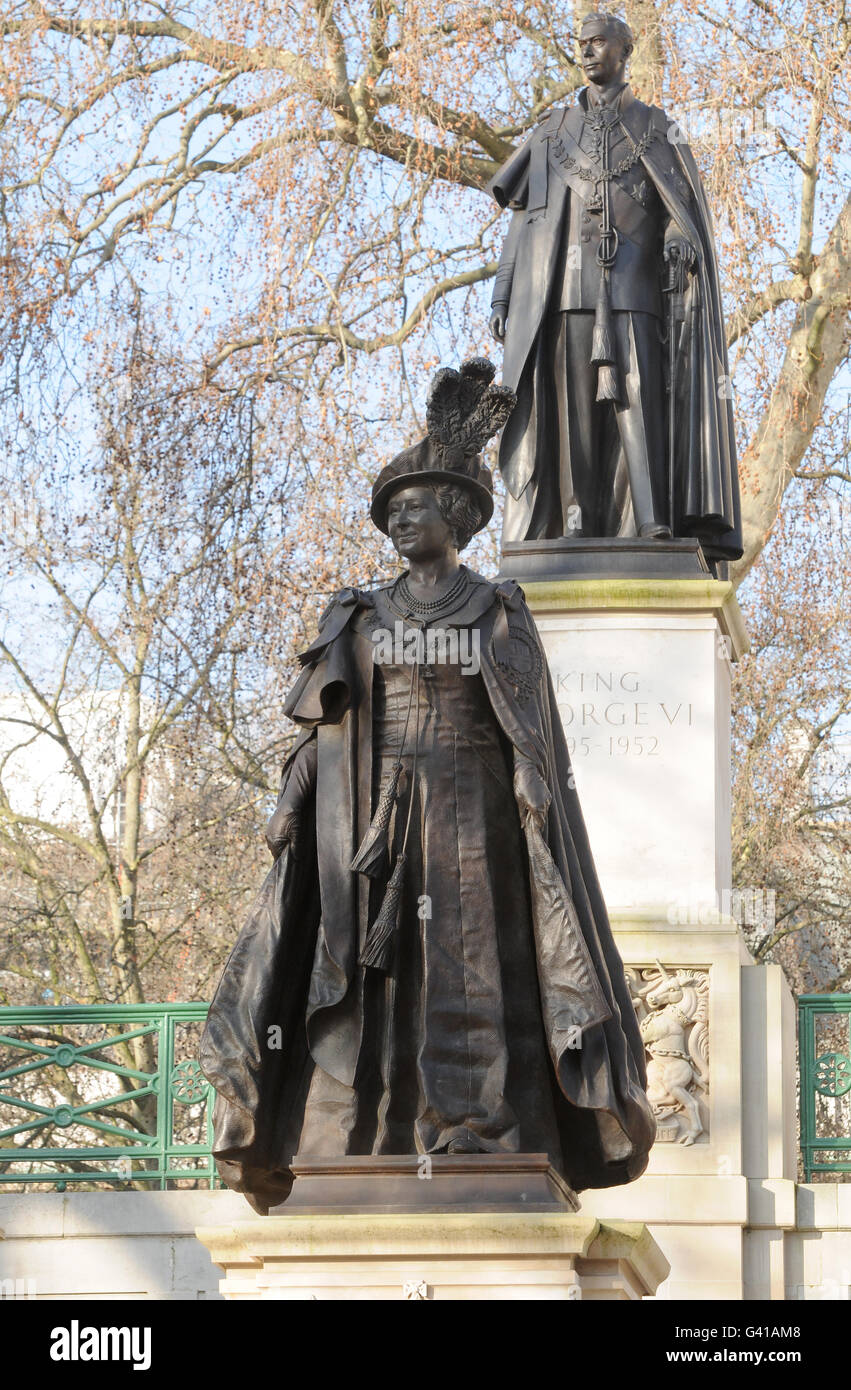 Statues of vi and elizabeth the queen mother hires stock