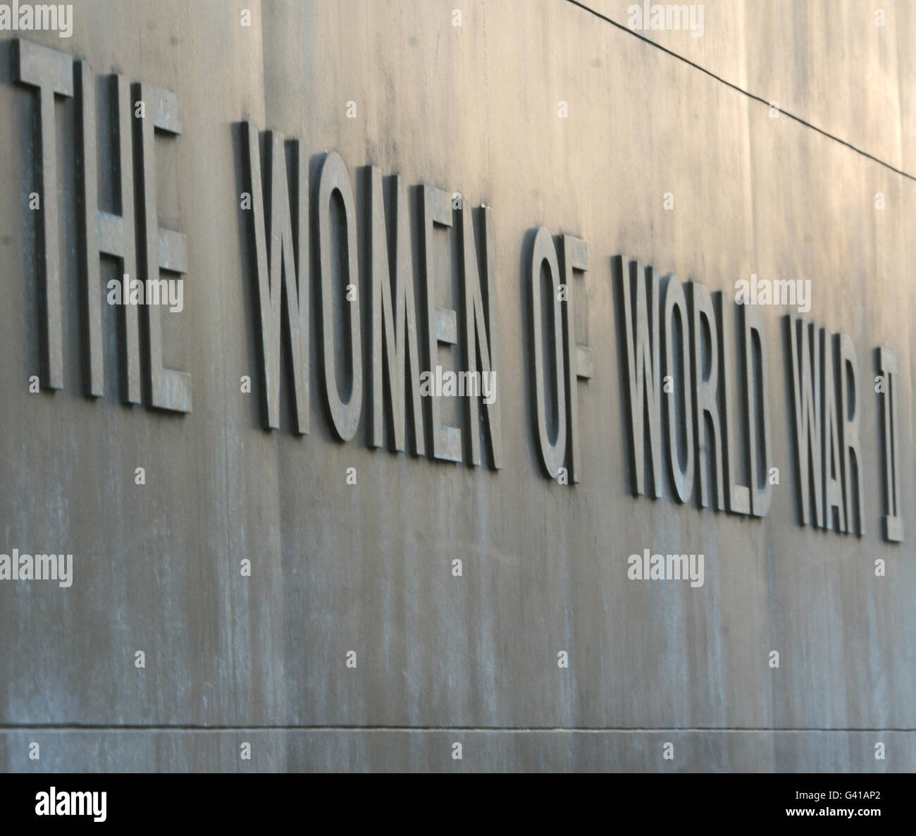 London stock. Monument to the Women of World War II Stock Photo - Alamy
