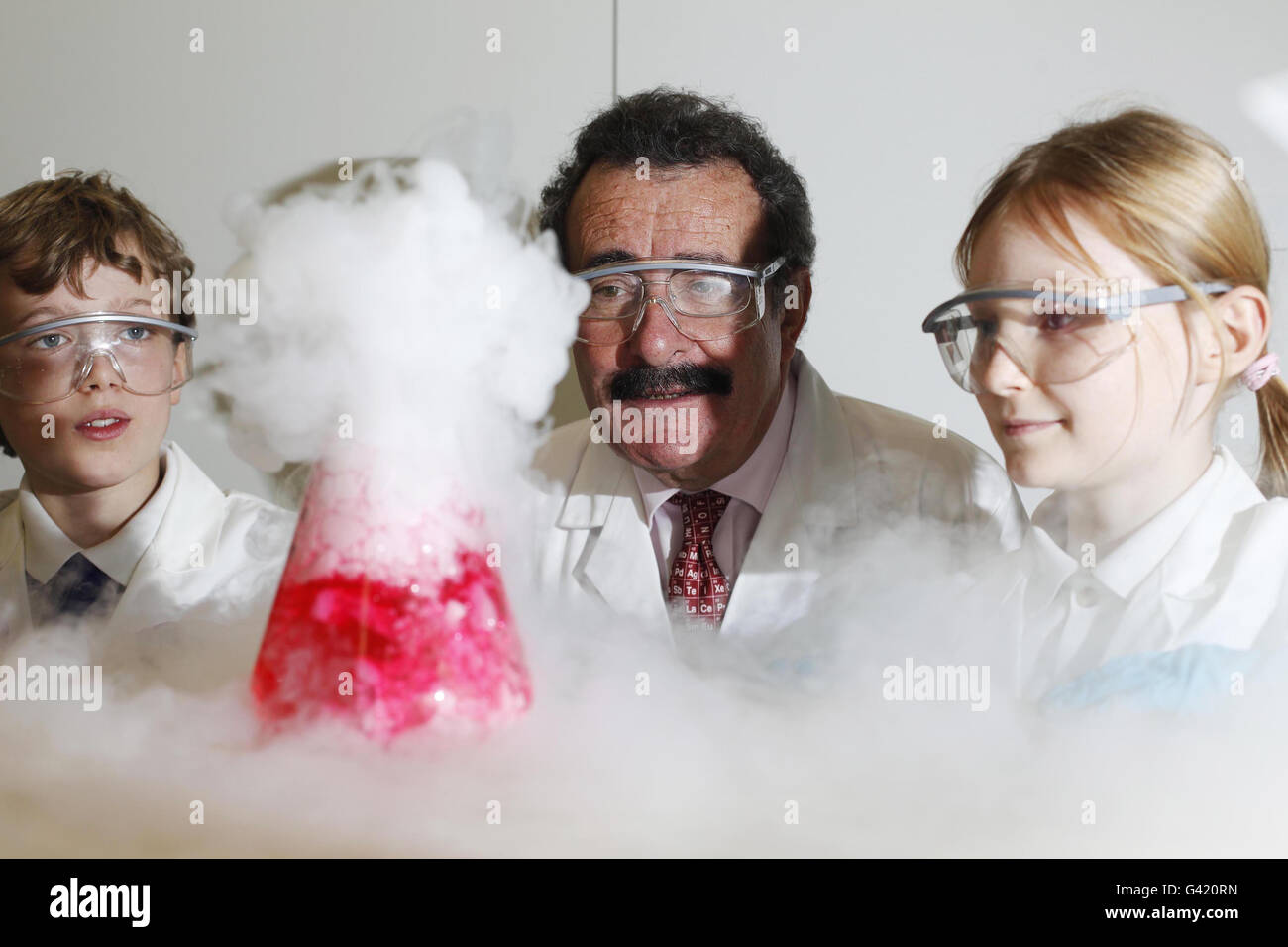 Science Experiments book Stock Photo
