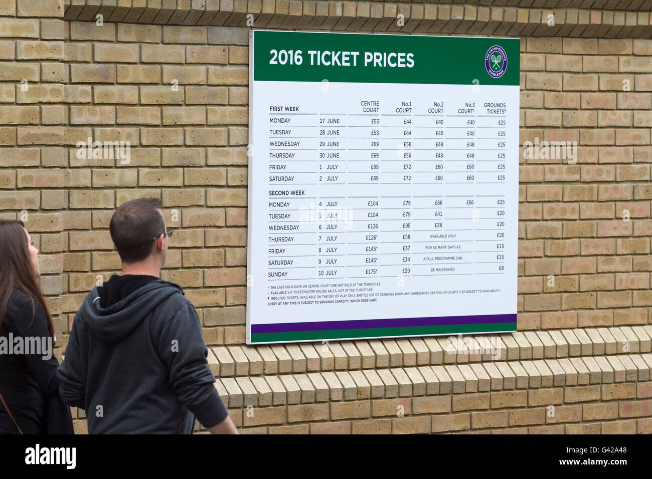 Wimbledon ticket prices hi-res stock photography and images - Alamy