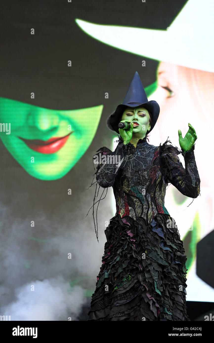 London, UK. 18th June, 2016. Emma Hatton performing in Wicked at West End Live in Trafalgar Square, London Credit:  Paul Brown/Alamy Live News Stock Photo