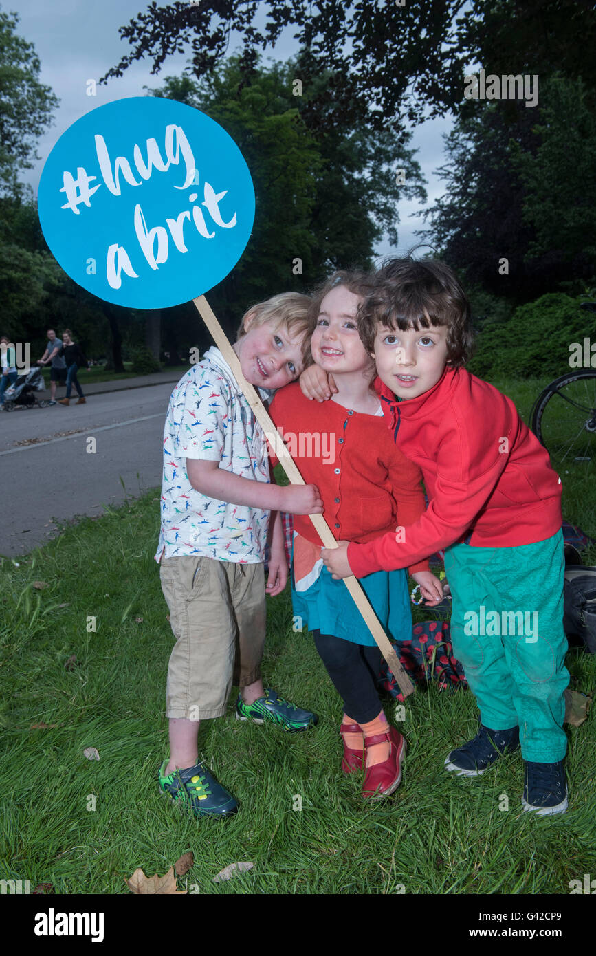 London, UK. 18th June, 2016. [l-r] 3 yr old Hartley Cunard frm Walthamstow [ photographers son ] with Ilya Hoad 4 Russian mum lives Hackney and Manon Belingard French parents also lives in Hackney . Members of the #Hugabrit campaign hold a picnic in London's Victoria Park part of their campaign to persuade the British not to vote the UK out of the EU in next weeks referendum on June 23rd 2016 . Credit:  roger parkes/Alamy Live News Stock Photo