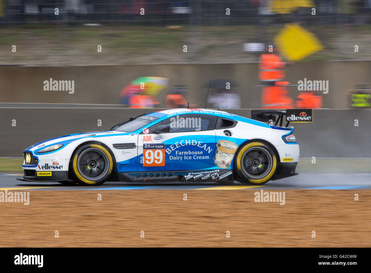 Le Mans Circuit, Le Mans, France. 18th June, 2016. Le Mans 24 Hours Race.  Aston Martin Racing Aston Martin Vantage GTE LMGTE Am driven by Andrew  Howard, Liam Griffin and Gary Hirsch.