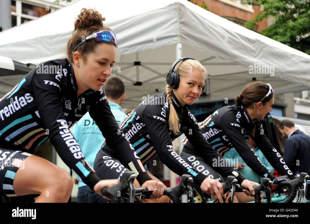 Nottingham to Stoke-on-Trent, UK. 18th June, 2016. Aviva Women's Tour Stage 4. The team of Drops Cycling warm up before the start of the race. @ Credit:  David Partridge/Alamy Live News Stock Photo