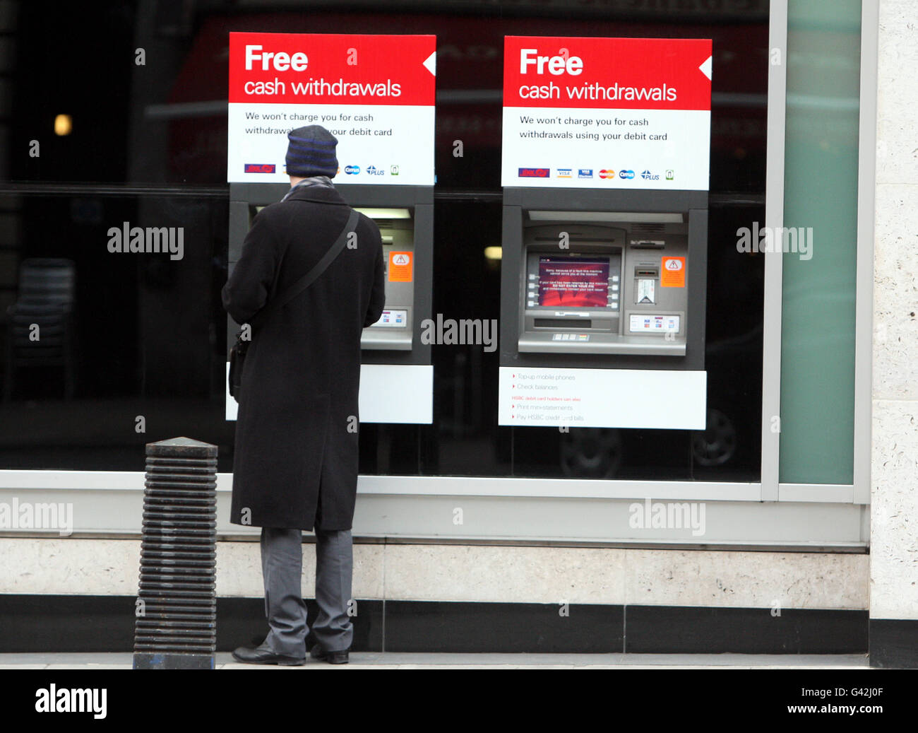 Hsbc cash machine hires stock photography and images Alamy