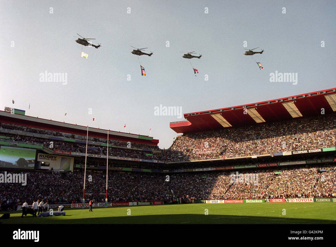 Helicopters fly over ellis park hi-res stock photography and images - Alamy