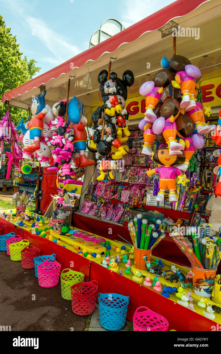 Amusement park games hires stock photography and images Alamy