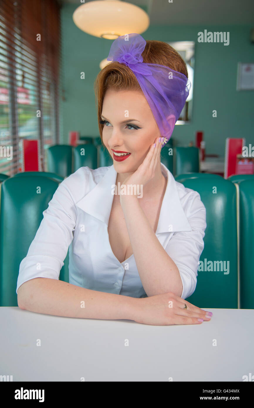 Pinup girl 1960s hi-res stock photography and images - Alamy