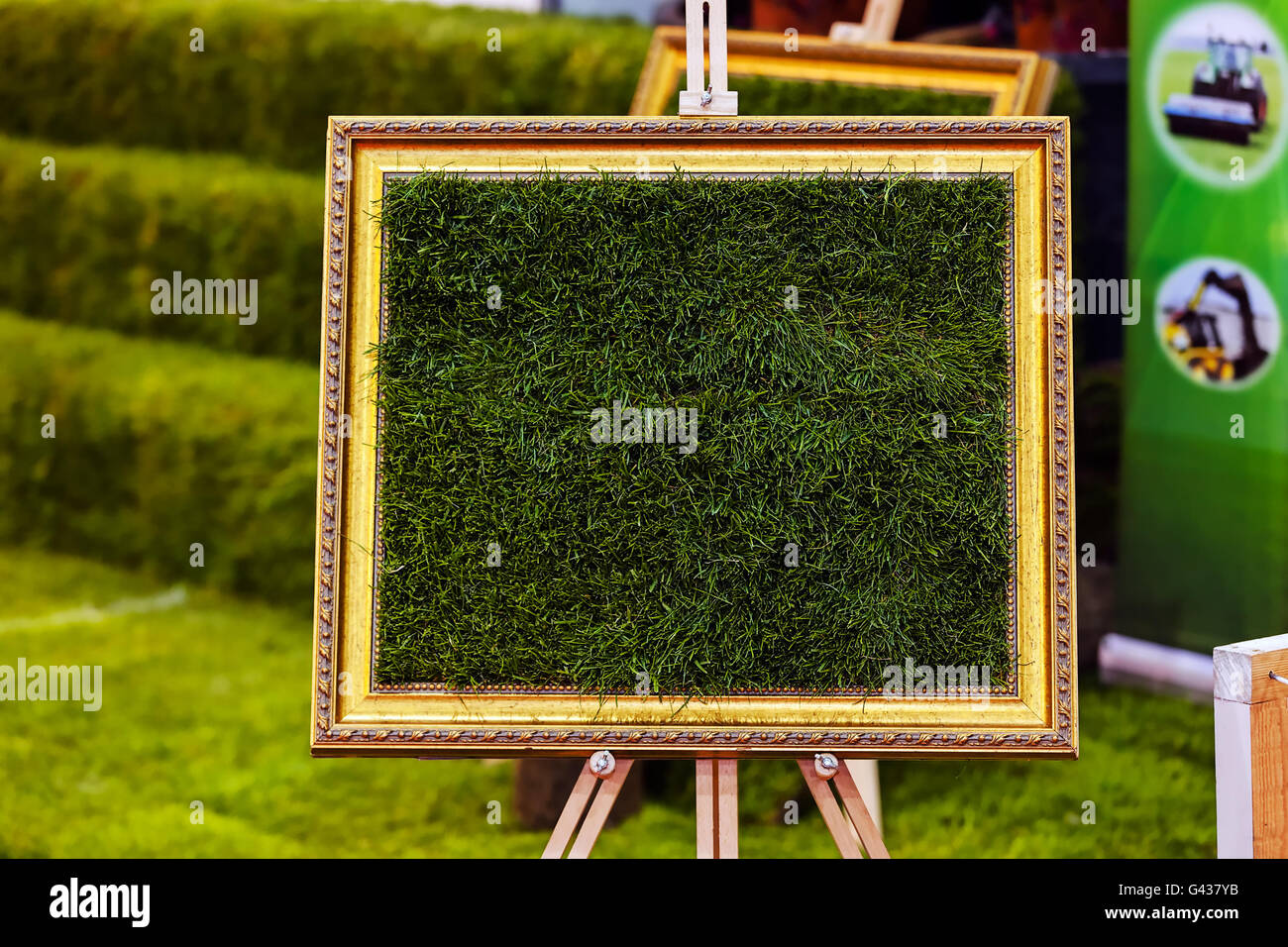 Formal park flower display hi-res stock photography and images - Alamy