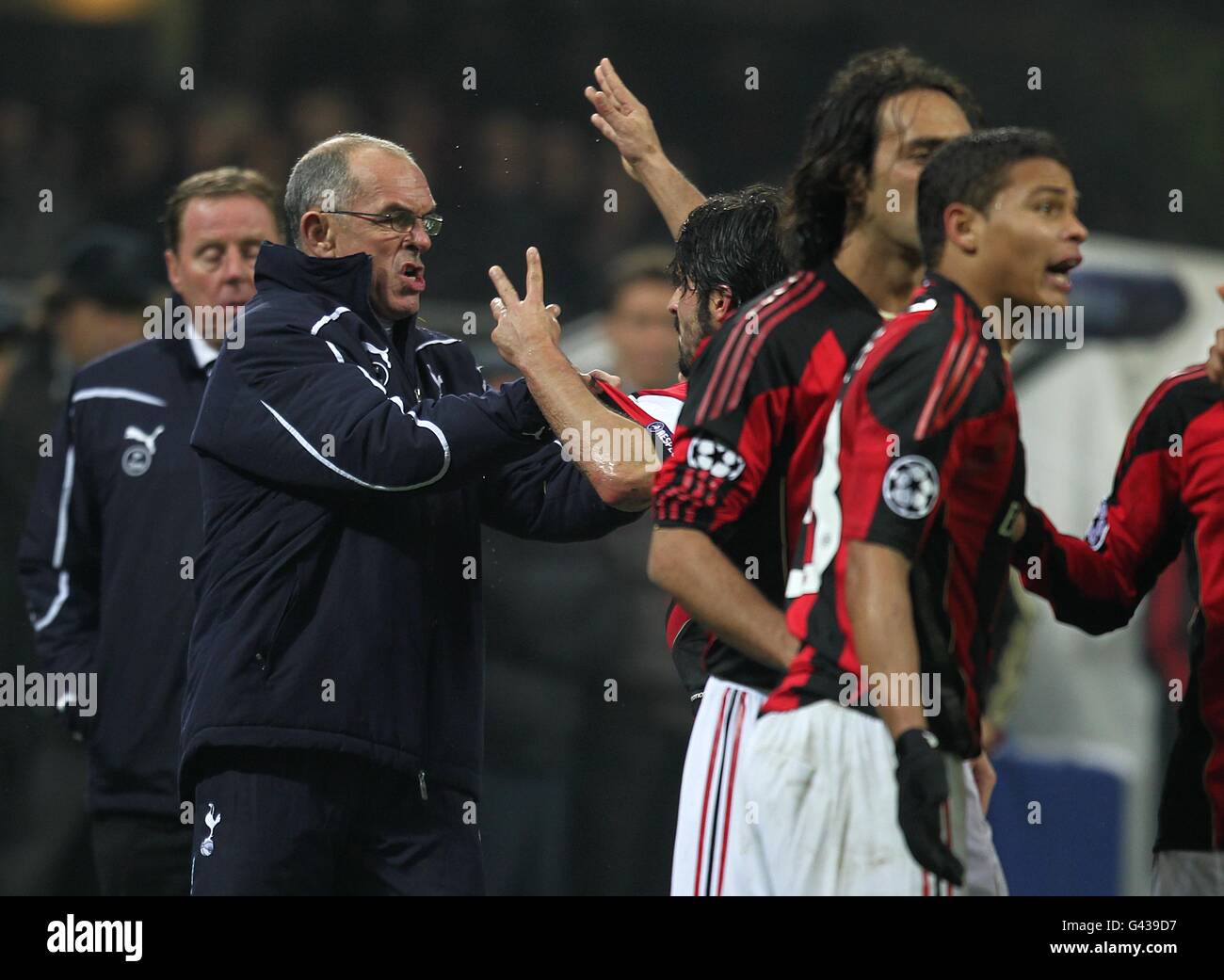 Tottenham Hotspur first team coach Joe Jordan (left) argues with AC Milan's  Gennaro Gattuso (centre Stock Photo - Alamy