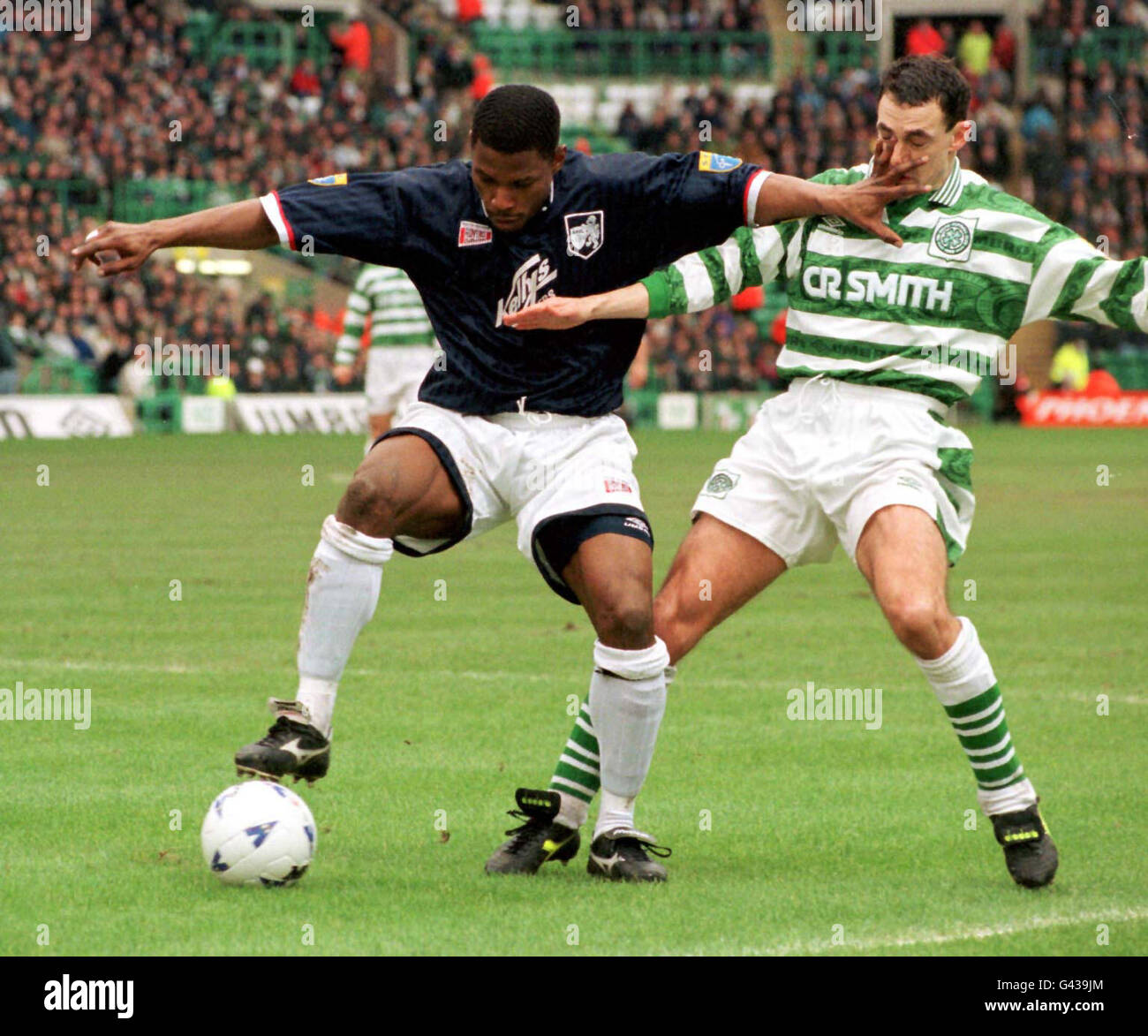 Celtic's Paul McStay gets in the face from Anthony Rougier of Raith during the Tennents Scottish Cup 4th round at Parkhead, Glasgow. Stock Photo