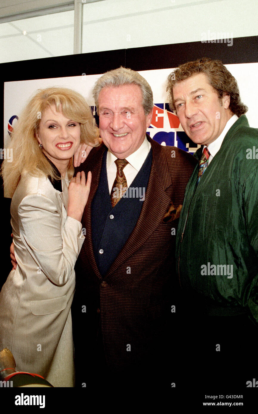 PAP LON 4 6.2.95. LONDON: New Avengers stars Joanna Lumley, Patrick MacNee (centre) and Gareth Hunt were reunited today (Monday) to launch a re-run of the series, on cable channel Bravo. Twenty six episodes of the cult TV series, first shown in the 1970s are to be screened on Monday evenings on the classic movie channel. PA News, Tony Harris/in. Stock Photo