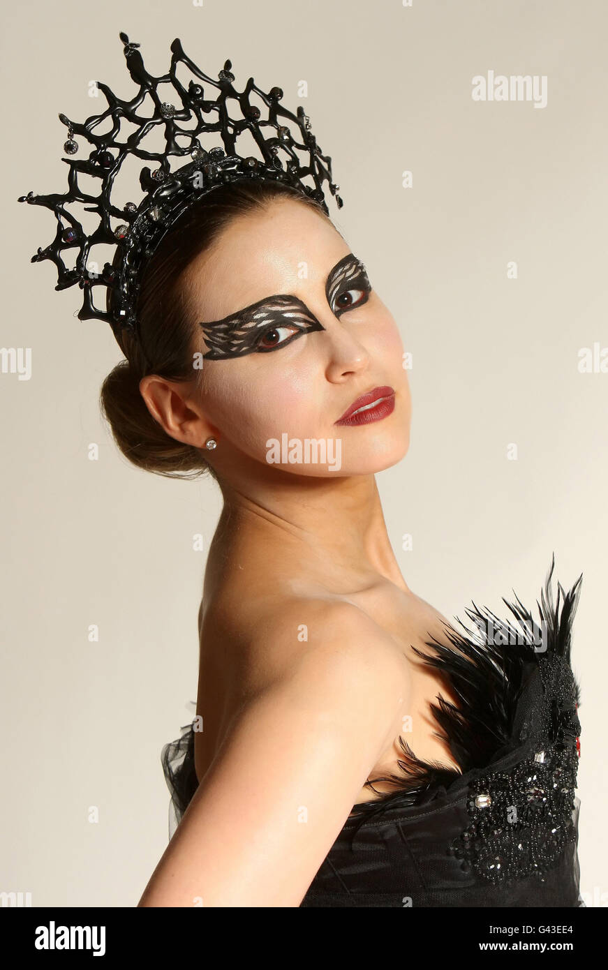 Rachel Stevens emulates Natalie Portman's Black Swan character to