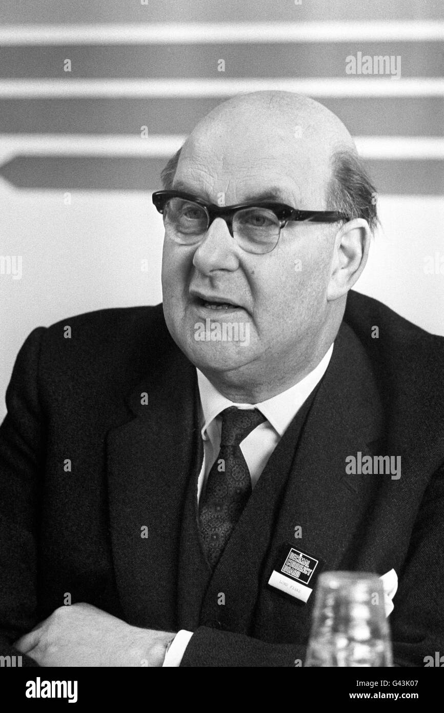 Lord Fiske, Chairman of the Decimal Currency Board at a press conference at the Board's headquarters in Northumberland Avenue, London. Stock Photo