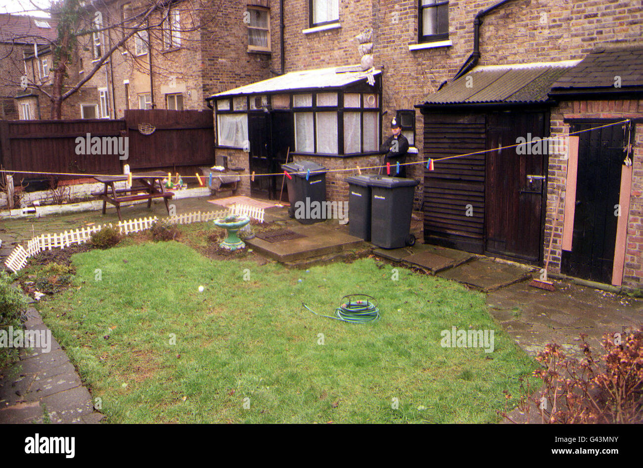 Policeman Guards The Back Garden Of The House In Lewisham Hi res Stock Photography And Images 