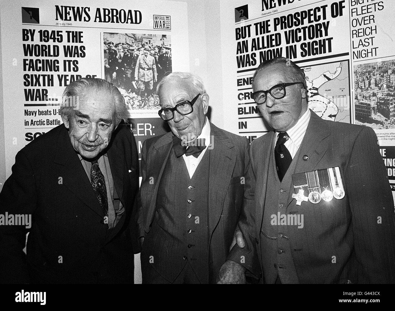 (l to r) Wartime broadcaster John Snagge, war correspondent Alan (AJP) Taylor and Albert 'Ted' Heming, GC at the Imperial War Museum, London wherer the museum marks the 40th anniversary of VE Day with an exhibition, When They Sound the Last All Clear, about life in Britain in 1945. Ted received his GC - the last presented by George VI -- for rescuing an injured priest from his V2 rocket damaged church. * 26/03/1996 Snagge died on yesterday (Monday) evening in a Slough hospital, aged 91. Stock Photo