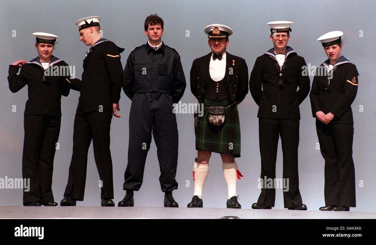 Navy uniforms hi-res stock photography and images Alamy